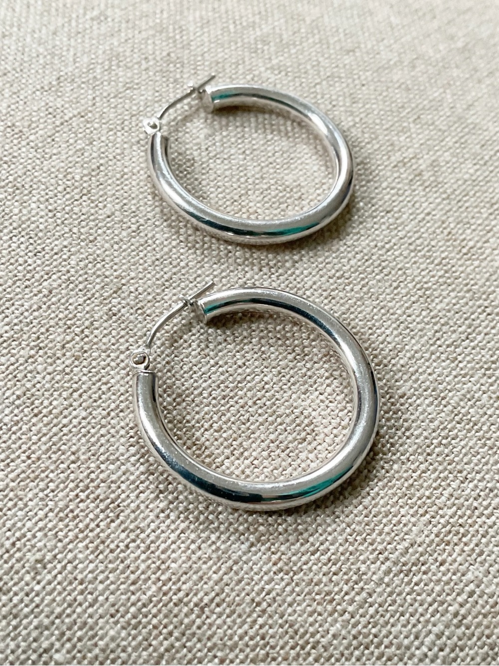 14K White Gold Hoop Earrings 25mm 1” Tubular Hoops Israel 1.73g - Picture 3 of 10